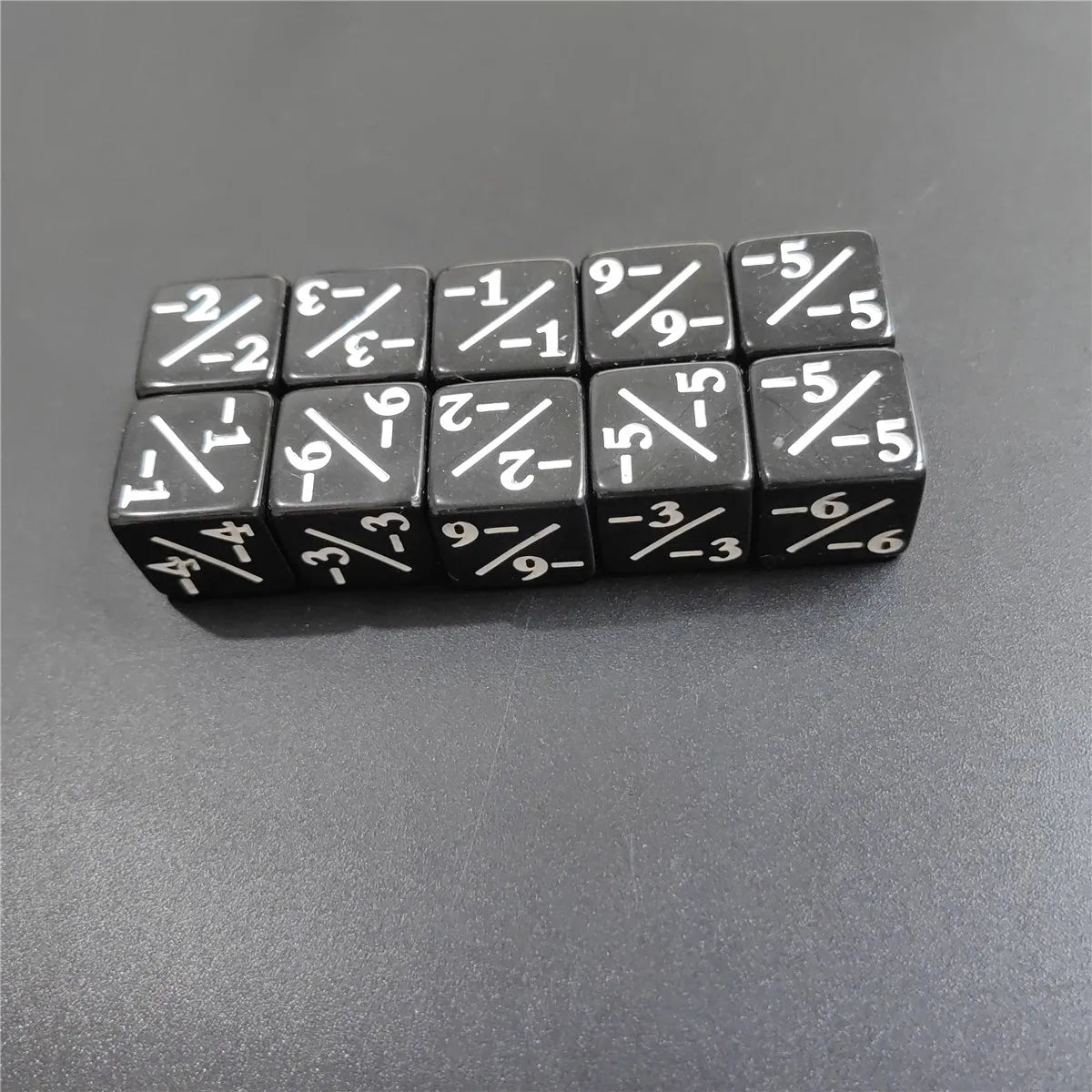 10pcs/set 1.6cm Dice +1/+1&-1/-1 Operation Black And White Teaching Addition And Subtraction Color Son Mathematical Dice