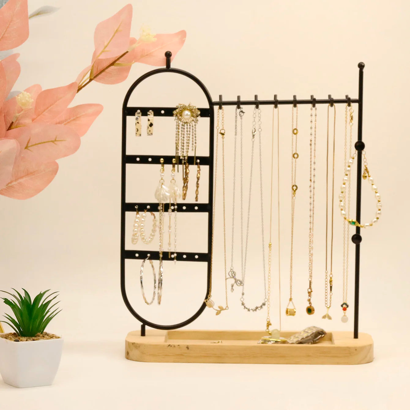1 desktop solid wood base jewelry rack suitable for organizing and storing watches, earrings, bracelets, necklaces, etc