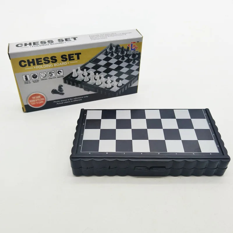 International Chess: Adult and Children's Folding Magnetic Portable International Travel Style Portable International Chess