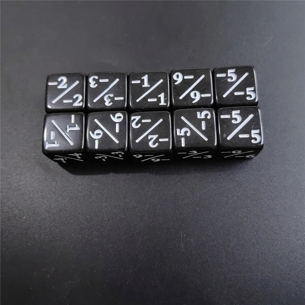 10pcs/set 1.6cm Dice +1/+1&-1/-1 Operation Black And White Teaching Addition And Subtraction Color Son Mathematical Dice