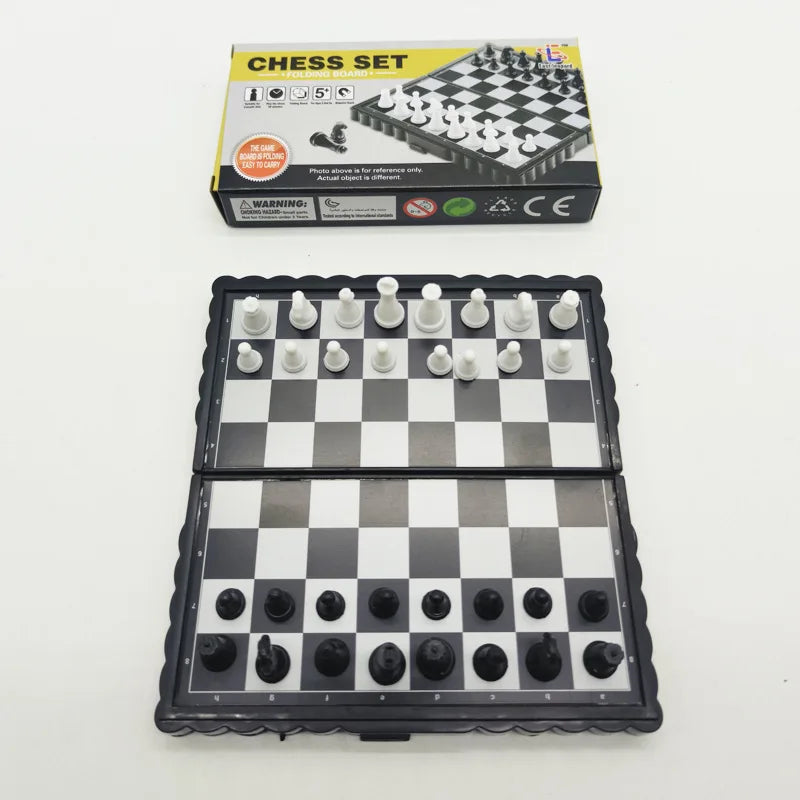 International Chess: Adult and Children's Folding Magnetic Portable International Travel Style Portable International Chess