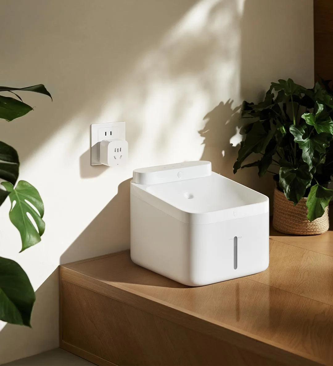 Smart Pet Drinking Fountain 2 3L Capacity Wireless Water Pump Automatic Sensing Cats and Dogs Long Battery Life