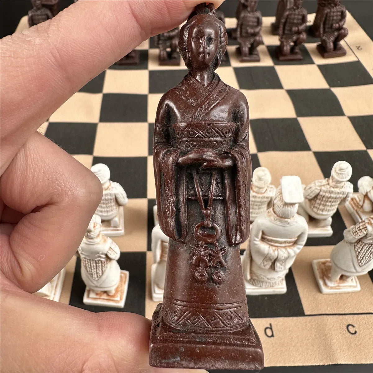 Large Imitation Ancient Chess 3D Terra-cotta Army Resin Chess Pieces to Do Old Treatment Leather Chessboard 43cm/16.93in